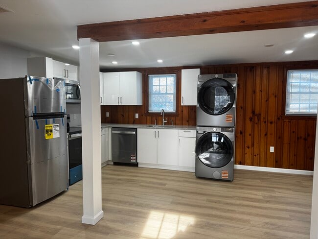 Photo - 352 Hotchkiss Rd