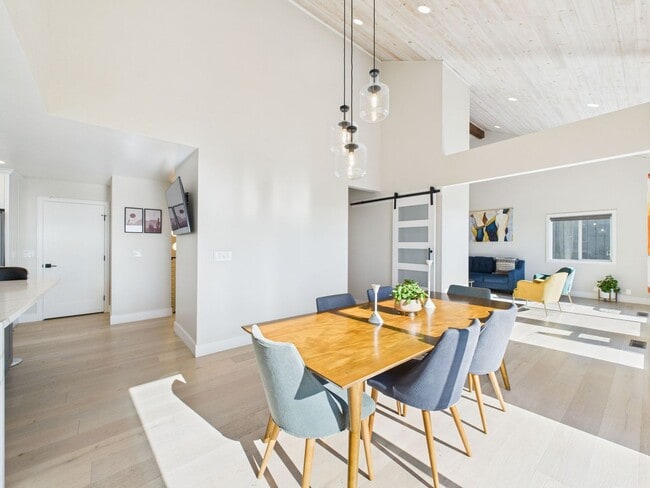 Photo - 3325 Brunell Dr