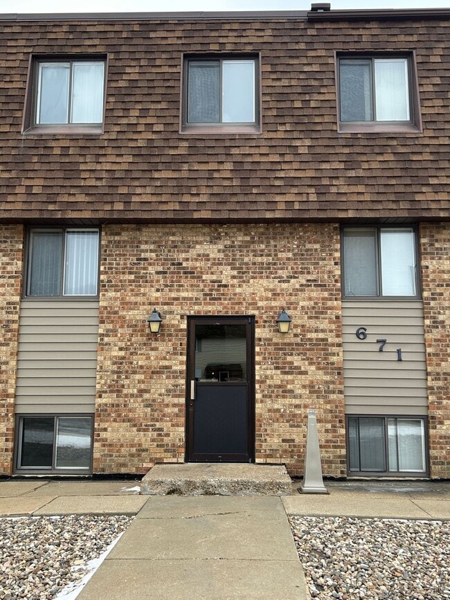 Crown Point Rentals - Crown Point Rentals Unit #4