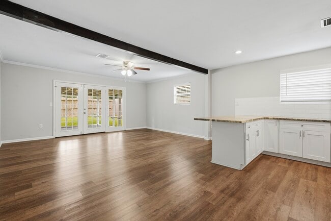 Photo - 1930 Redway Ln