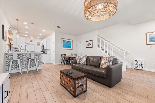 Photo - 1030 Eucalyptus Dr