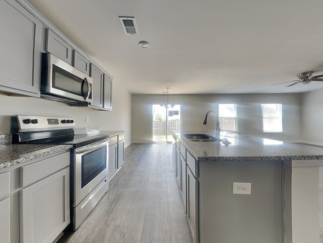 Photo - 51 Blue Fescue Way