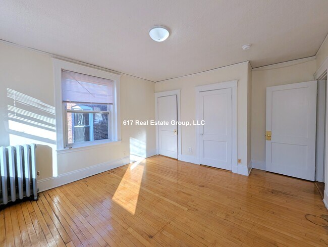 Photo - 8 Barrows St Unit 3