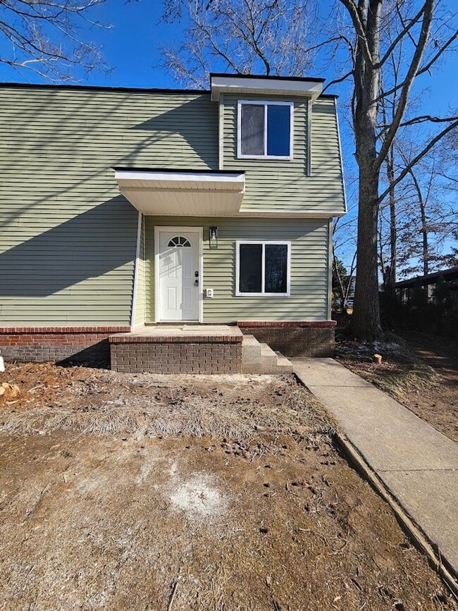 Building Photo - 71 Westgate Cir Unit 71 Westgate Circle -  B