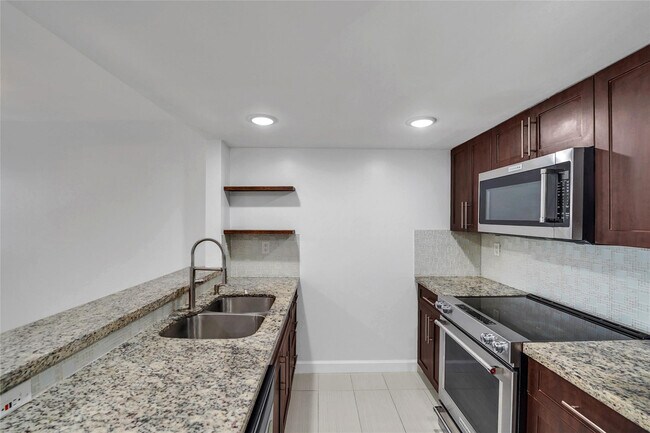 Photo - 4550 SW 68th Ct Unit 54-8