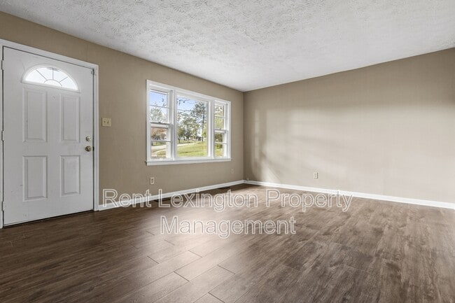 Photo - 2461 Mirahill Dr