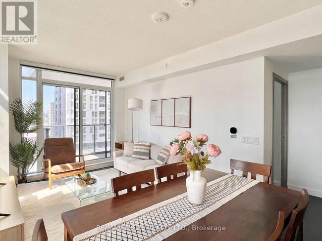 Photo - 38 Widmer St Unité 1811