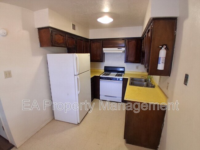 12200 Candelaria Rd NE Unit A