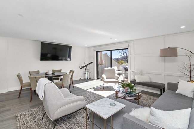 Photo - 199 Coolidge Ave Unidad 105