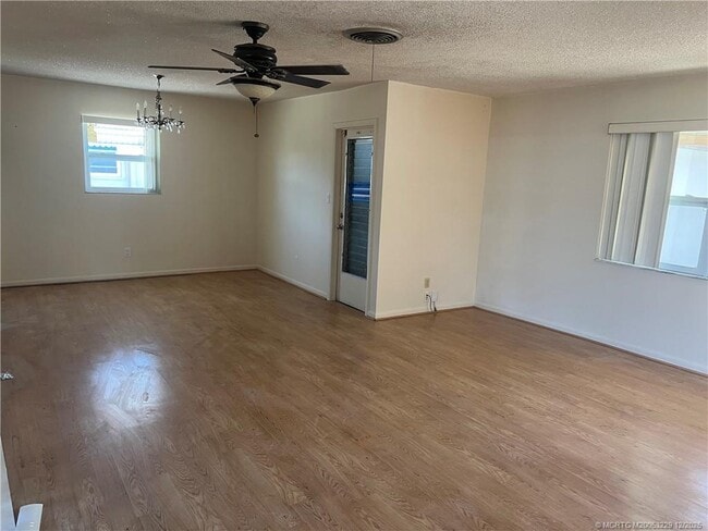 Photo - 1467 SE Andrews St