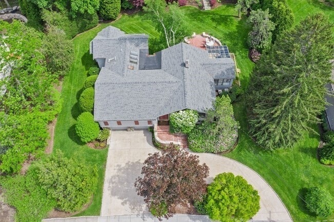 Building Photo - 32 Countryside Rd