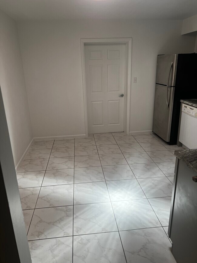 Photo - 3715 NW 45th St Unit Apt B