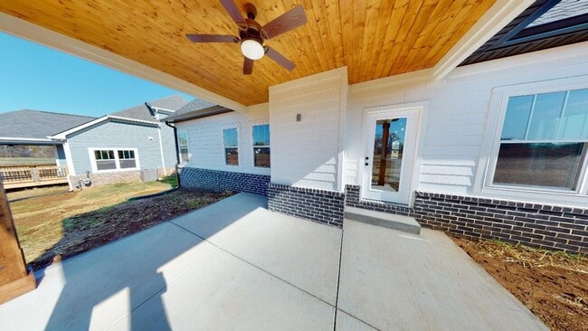 Photo - MODERN FARMHOUSE