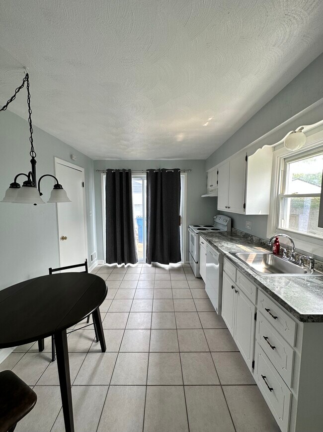 Photo - 2222 W 14th St