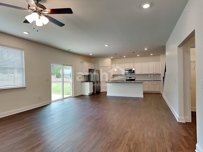 Photo - 2122 Windsor Park Ave