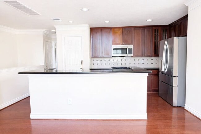 Photo - 3411 Clearview Cir