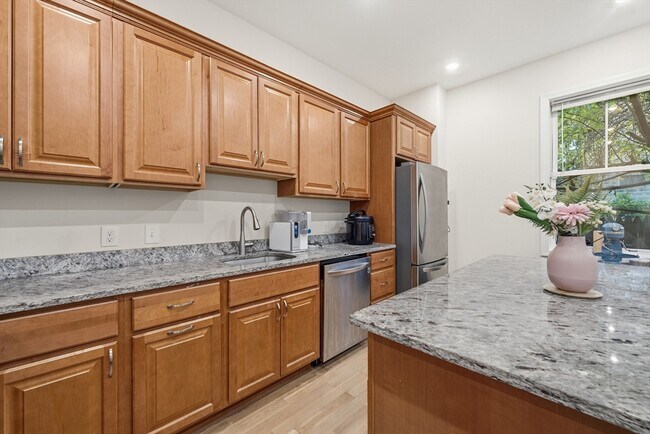 Photo - 77 North St Unit 77