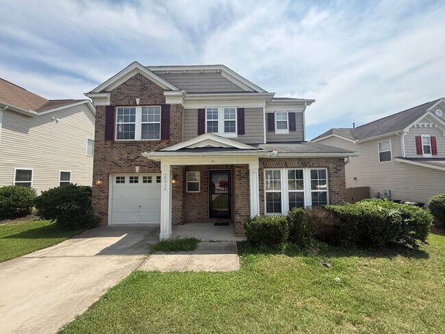 Building Photo - Spacious 3BD, 2.5BA Raleigh Home with a Bonus Office/Den & Large Loft With Easy Access to Downtow...