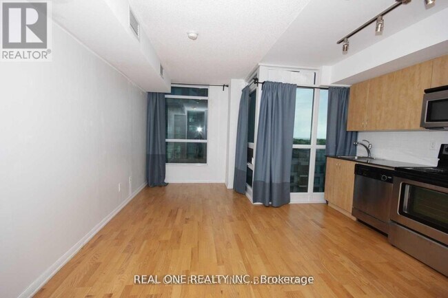 Photo - 209 Fort York Blvd Unit 1072