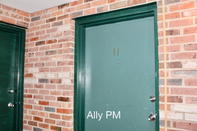 Photo - 545 Burgoyne Rd Unit 11 - 1