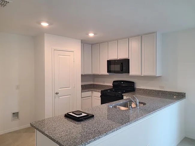 Photo - 1517 Vattier