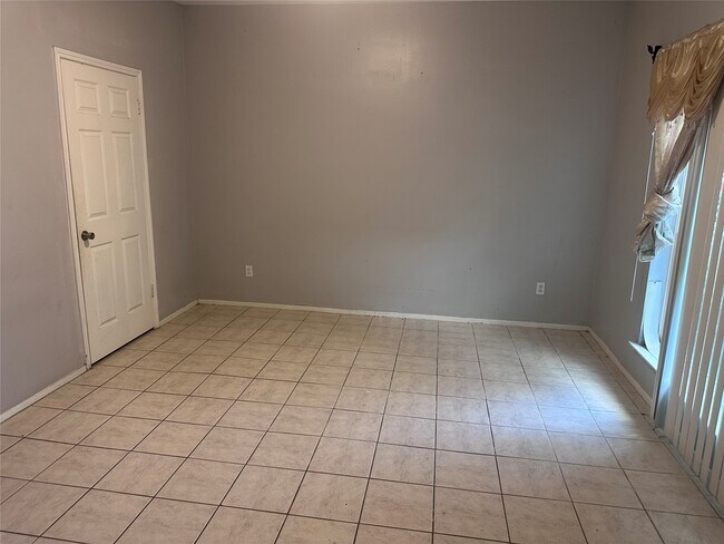 Photo - 11136 Village Bend Ln Unidad 1136