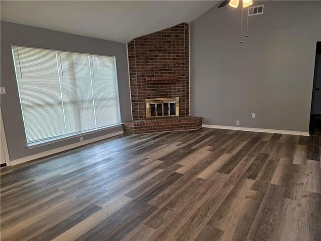 Photo - 111 Heather Dr