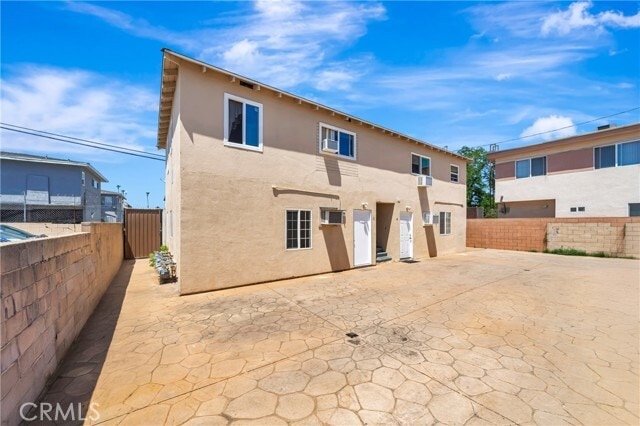 Photo - 6827 Simpson Ave Unidad 1