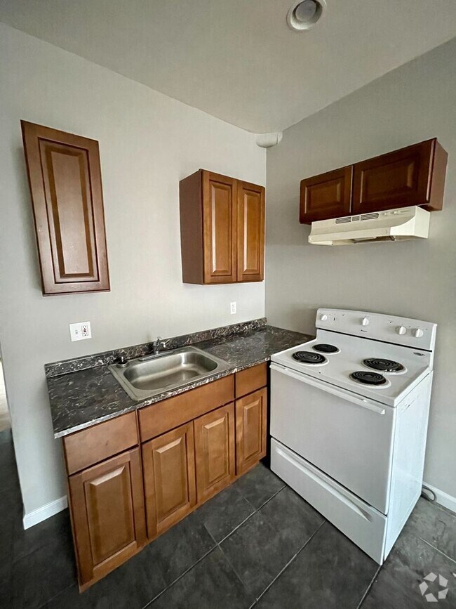 Building Photo - 3374 Amber St Unit 1st Floor Rental