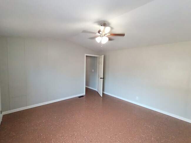 Photo - 31 Deerwood Park