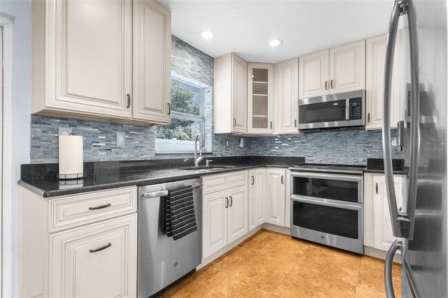 Photo - 5201 S Quincy St