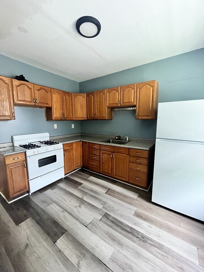 Photo - 119 Woodlawn Ave Apartments Unit 3