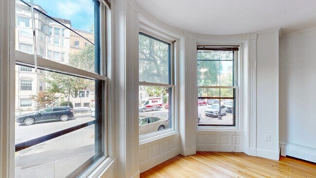 513 Beacon St Unit 3