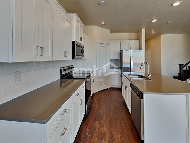 Photo - 1389 E Ludlow Dr