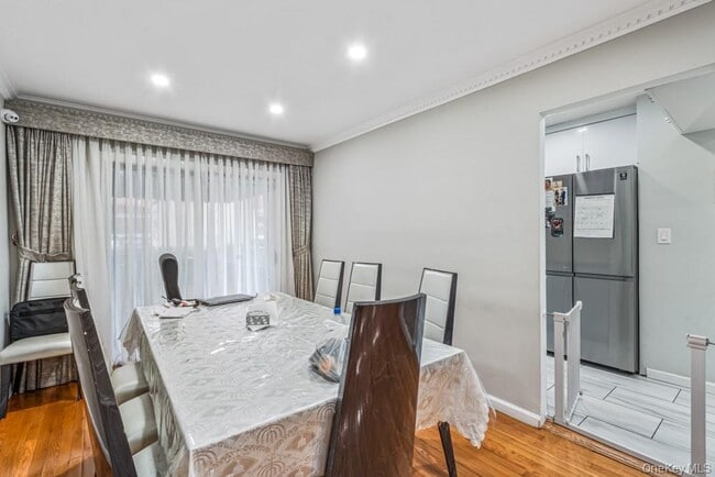 Photo - 95-25-95-67 67th Ave