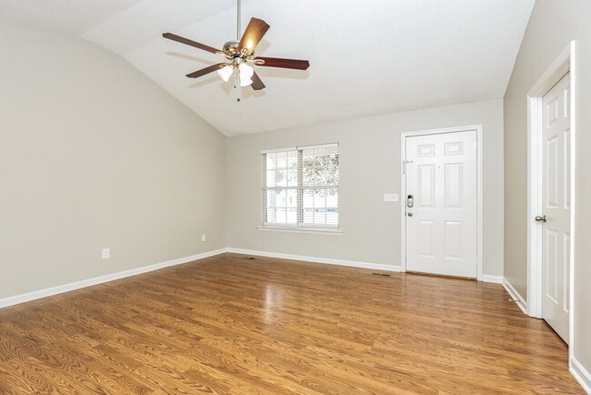 Photo - 2826 Henderson Ln