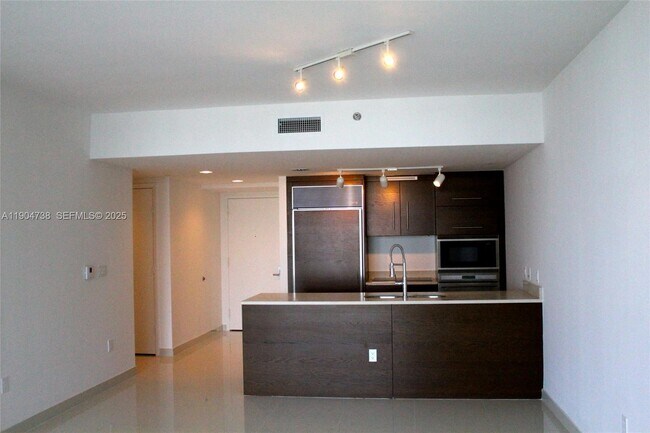 Photo - 475 Brickell Ave Unit 4712