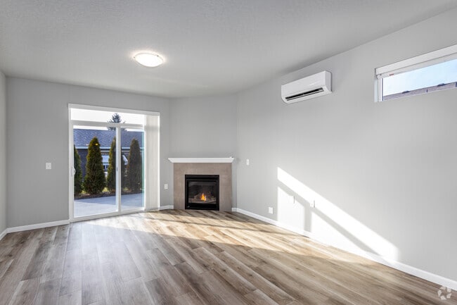2BR, 2BA - 1,335SF