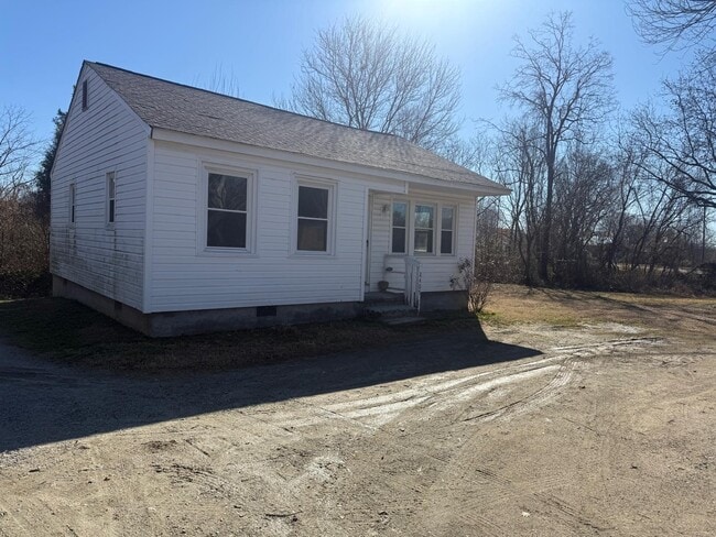 Building Photo - 2405 Fala St