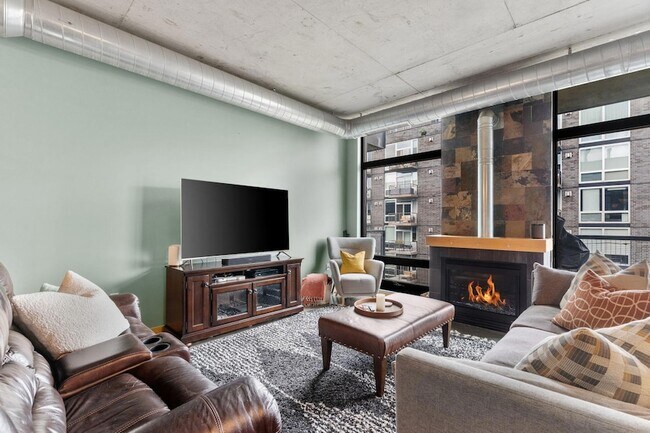 Photo - 720 N 4th St