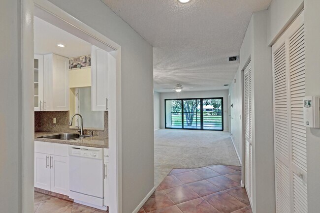 Photo - 2910 SW 22nd Cir Unit 212d