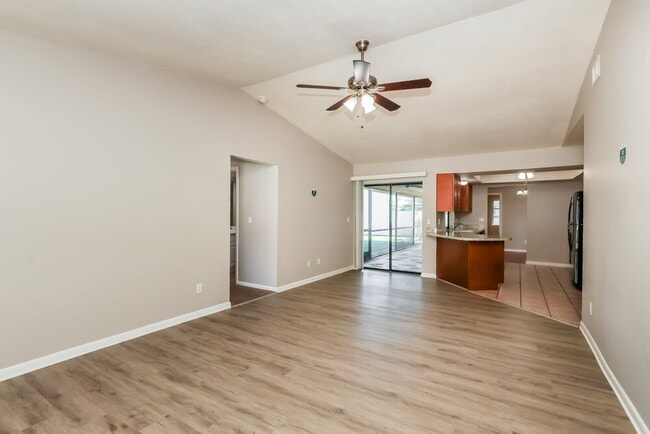 Photo - 1927 SE 5th St