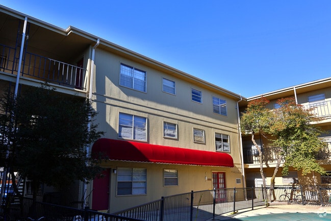 Photo - Essex Square