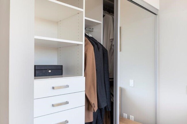 Photo - 1783 Manitoba St