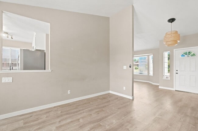 Photo - 8034 Fairlands Way