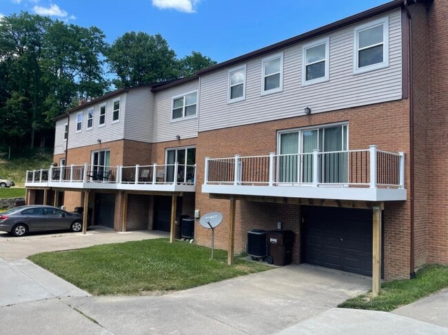 Photo - 101 Kingsway Ct