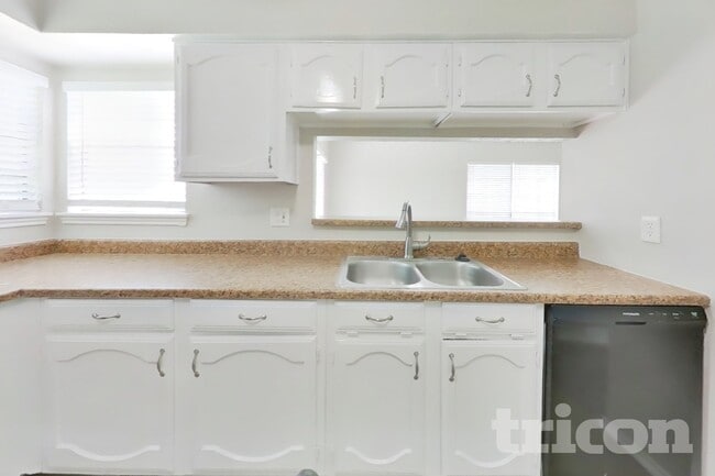 Photo - 7811 Bluff Trail Dr