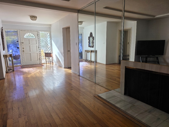 Photo - 1840 Benecia Ave Unit 1840 Benecia