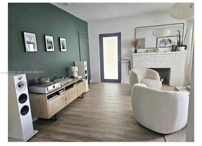 Photo - 3439 Percival Ave