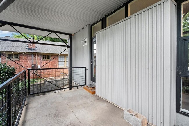 Photo - 1024 Hemphill Ave NW